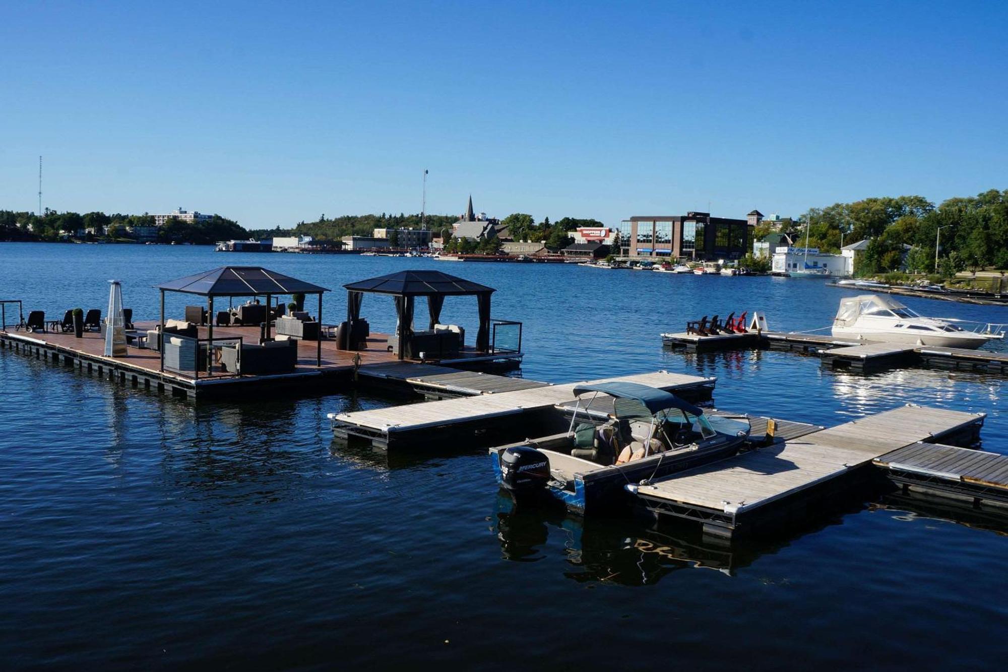 Clarion Lakeside Inn & Conference Centre Kenora Exterior foto